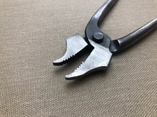 Load image into Gallery viewer, z Narrow shoemaker lasting pliers by manufacturer H.Dürr
