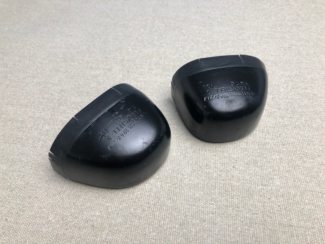 Boot and shoe steel caps