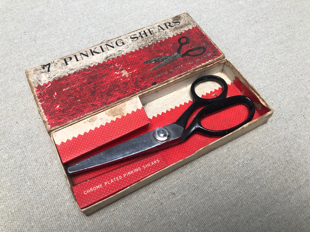 z Pinking shears 7 inch in original packaging