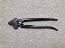 Load image into Gallery viewer, z Shoemaker lasting pliers 508 by E.A.Berg
